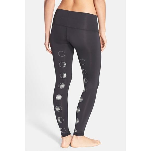 Teeki Leggings Moon Dance Leggings Size Small Pilates Yoga Black Anti Microbial - Picture 2 of 7